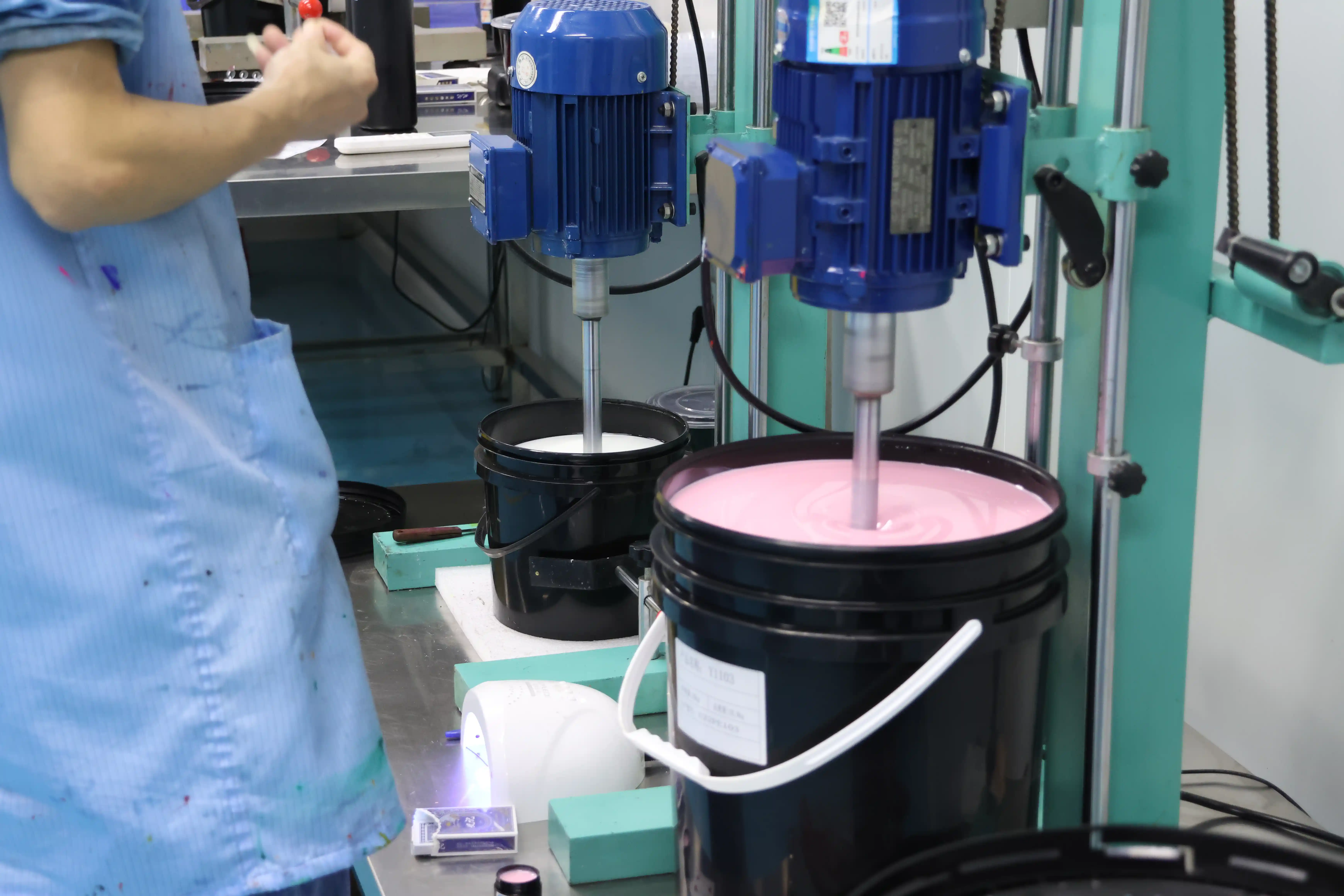 Manufacturing-Leading Gel Polish Manufacturing Partner
