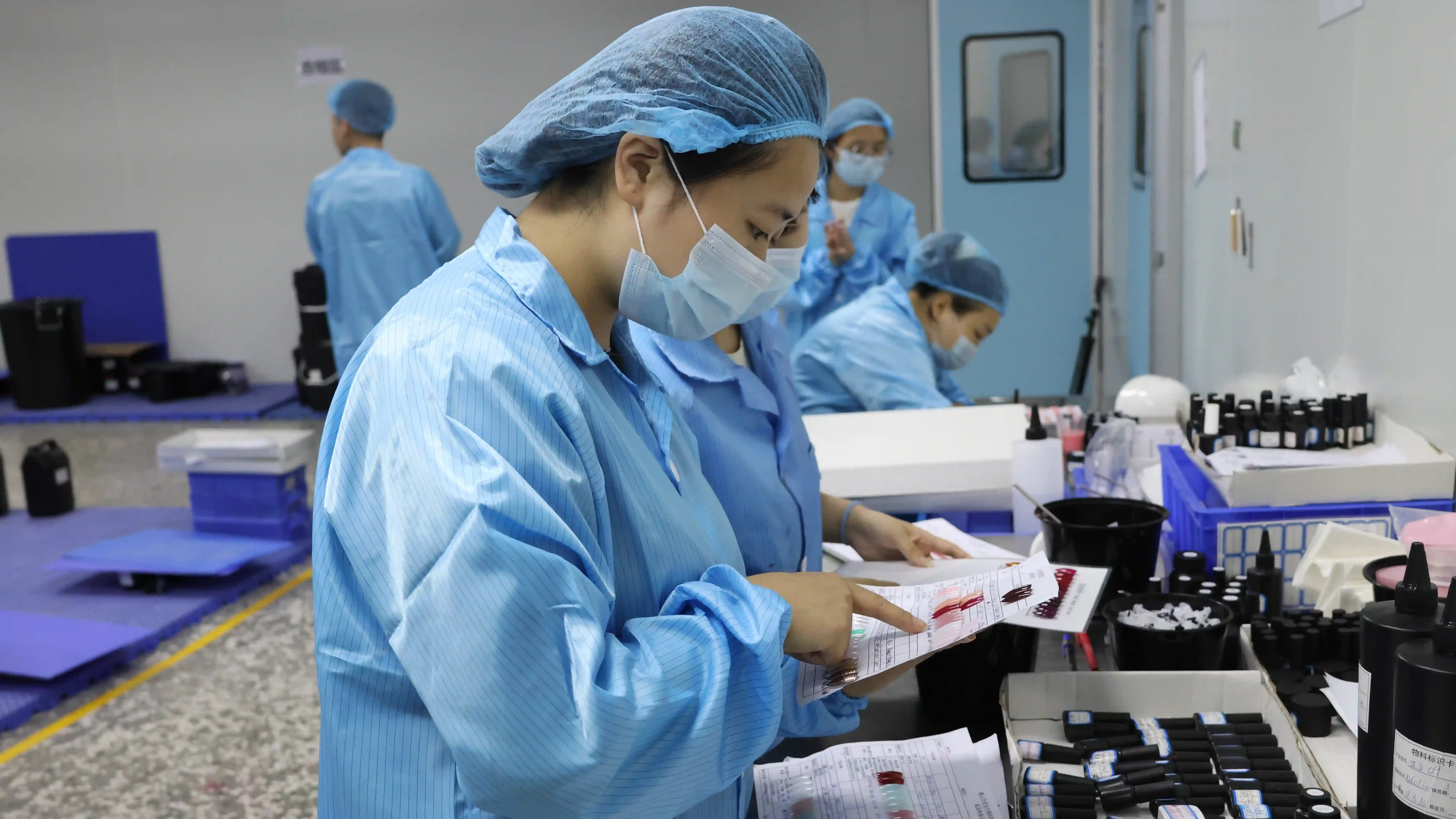 HEMA & TPO-FREE Cat Eye Nail Polish Manufacturer (1)